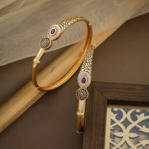 Gold bangales