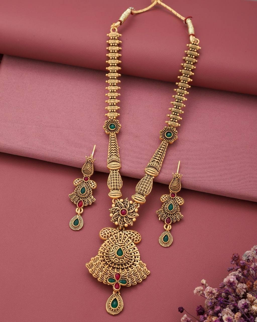 Shraddha Necklace