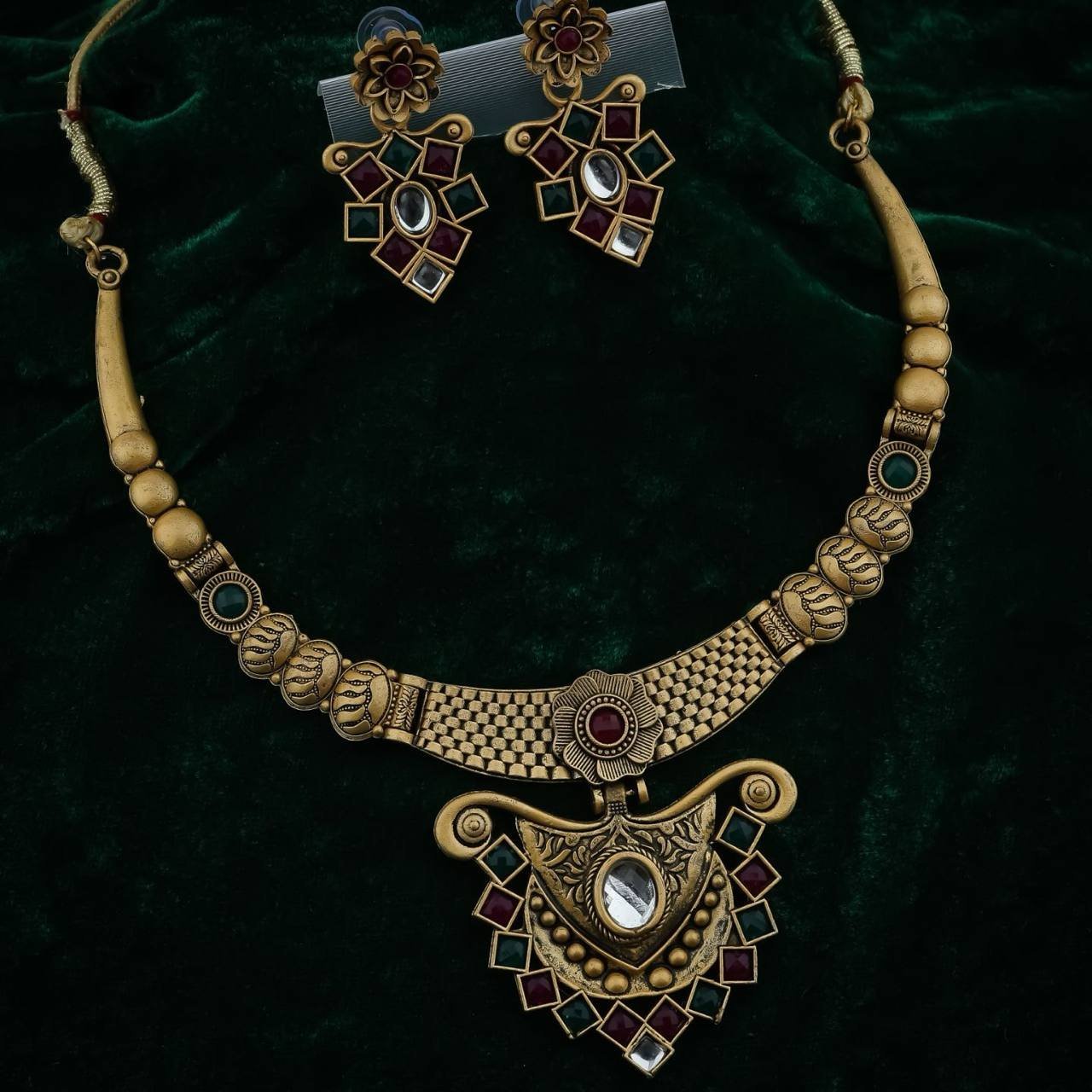 Anushka Necklace
