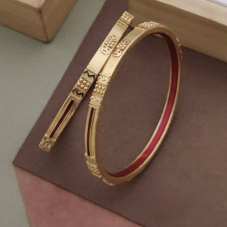 Gold bangales